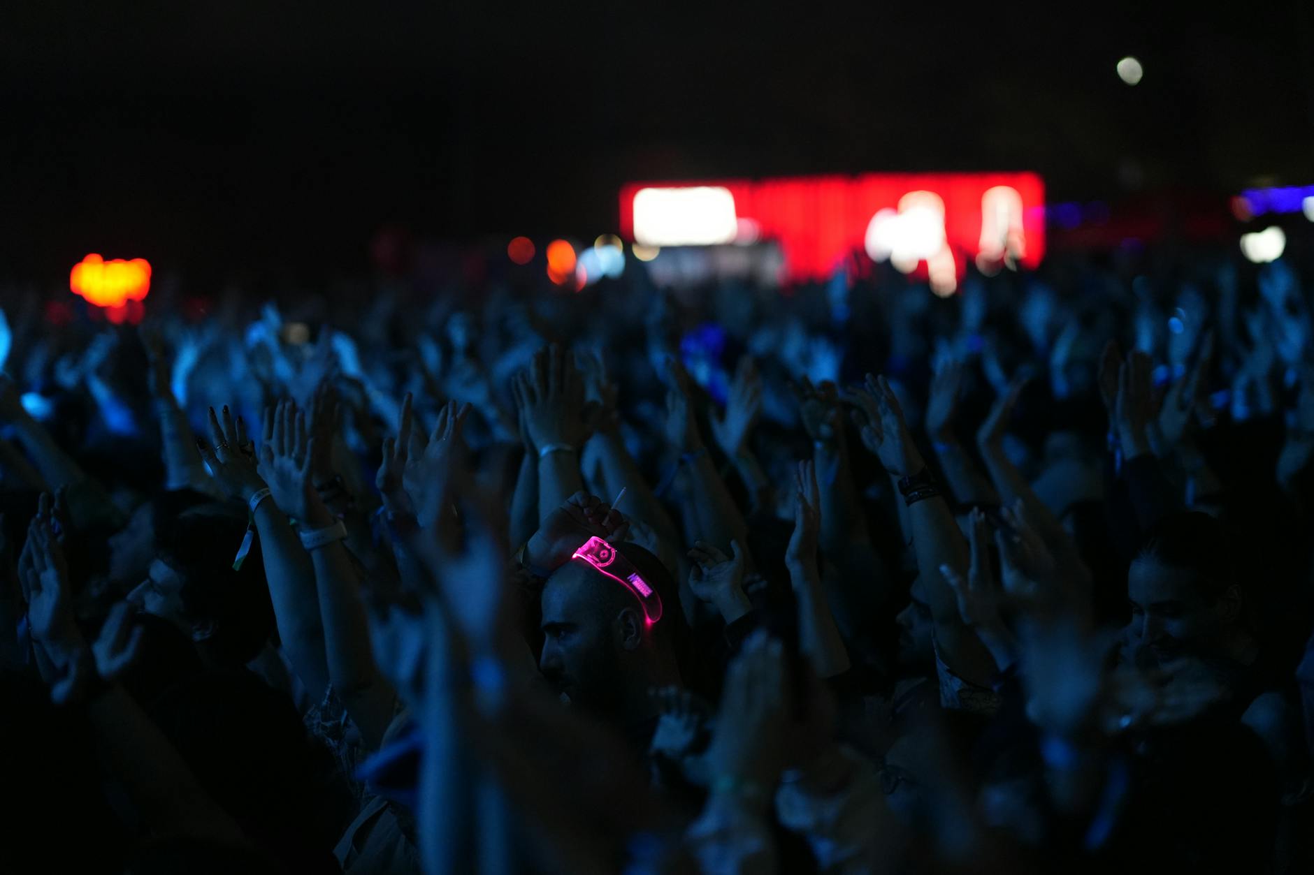Music Festivals and Dating Apps: How to Actually Meet Someone IRL